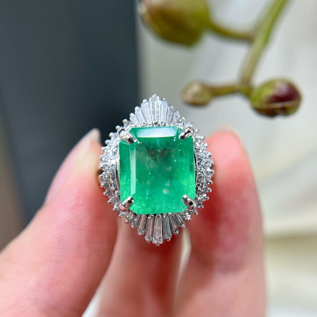 14k Gold 7.24 Ctw Natural Emerald & Diamond Ring: Ref:231176113gold // content:14k // goldring // size:7. 25usmain // gemstone:emeraldshape:octagonalcarat // weight:6. 38ct // color:greentreatment:naturaladjacent // gemstone // 2 // : // diamondshape