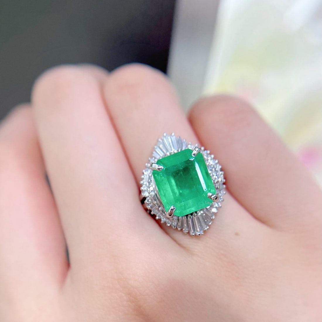 14k Gold 7.24 Ctw Natural Emerald & Diamond Ring - 3