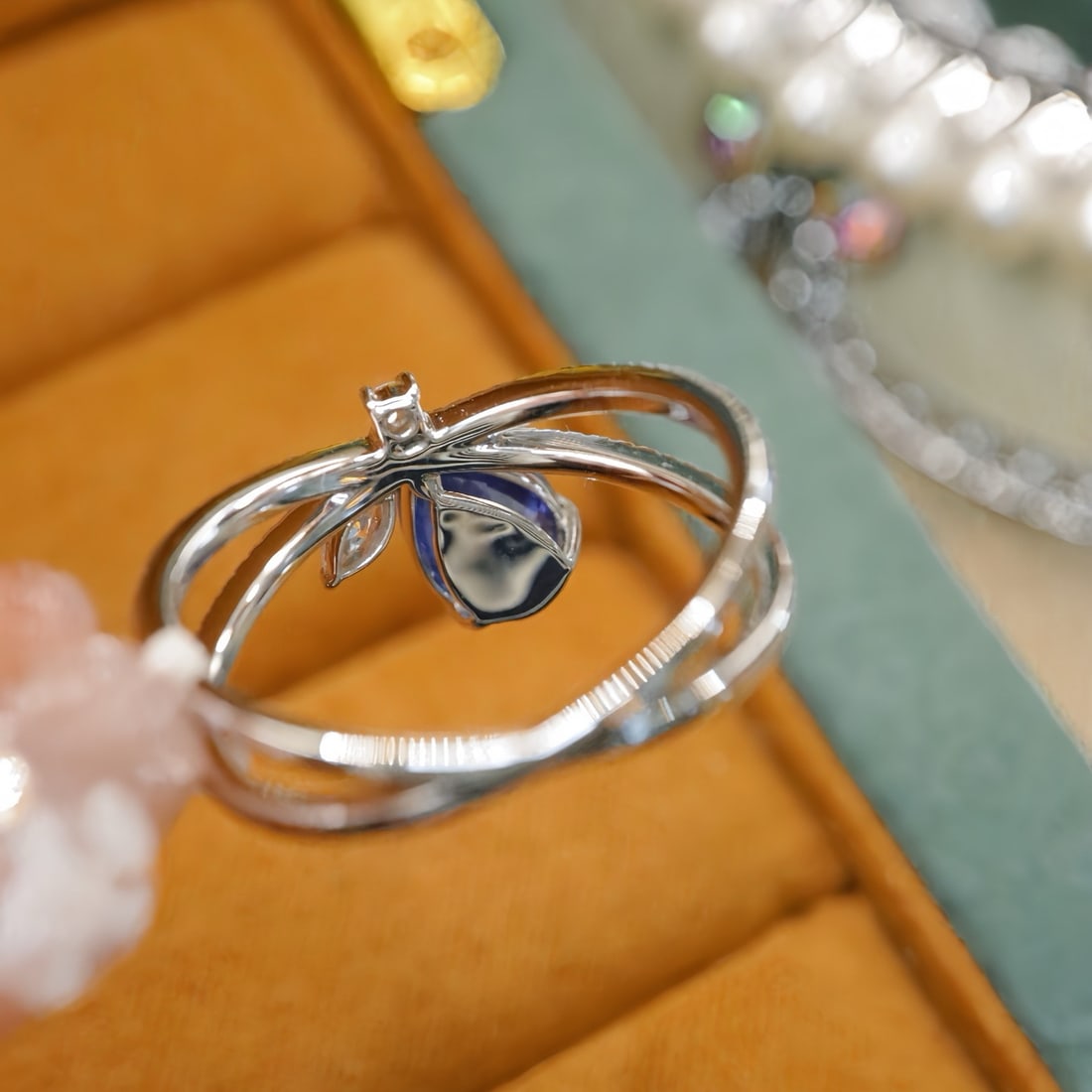 14k Gold 1.59 Ctw Vivid Blue Natural Sapphire & Diamond Ring - 4