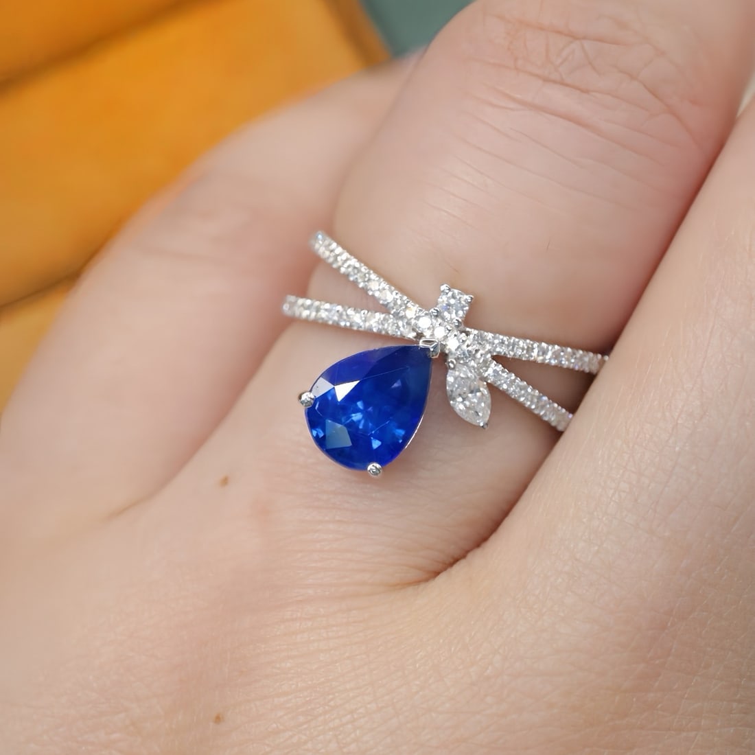 14k Gold 1.59 Ctw Vivid Blue Natural Sapphire & Diamond Ring - 5