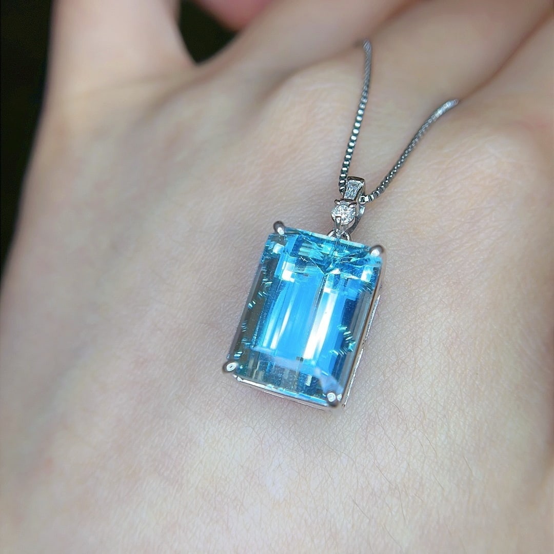 14k Gold 16.0 Ctw Natural Aquamarine & Diamond Pendant( Without Chain ) - 3