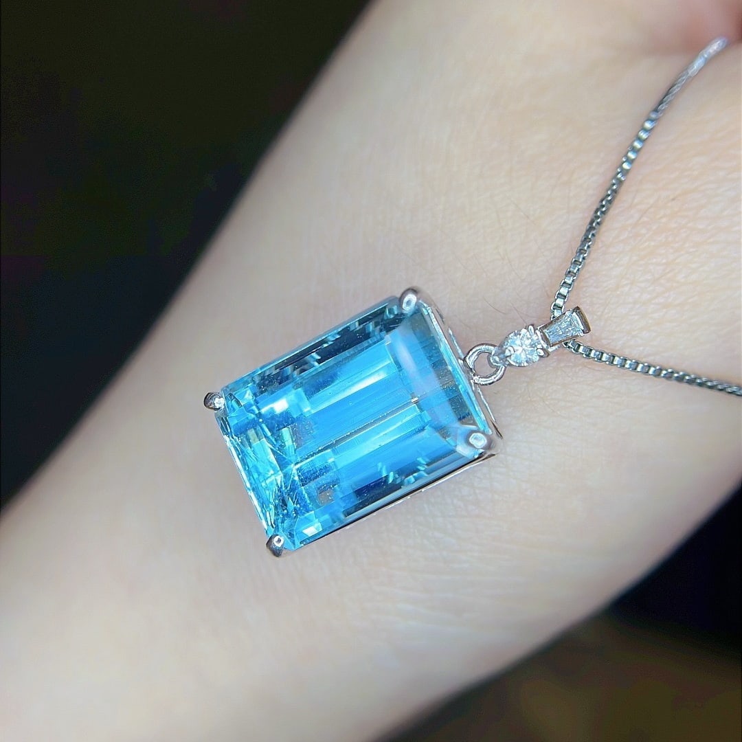 14k Gold 16.0 Ctw Natural Aquamarine & Diamond Pendant( Without Chain ) - 4