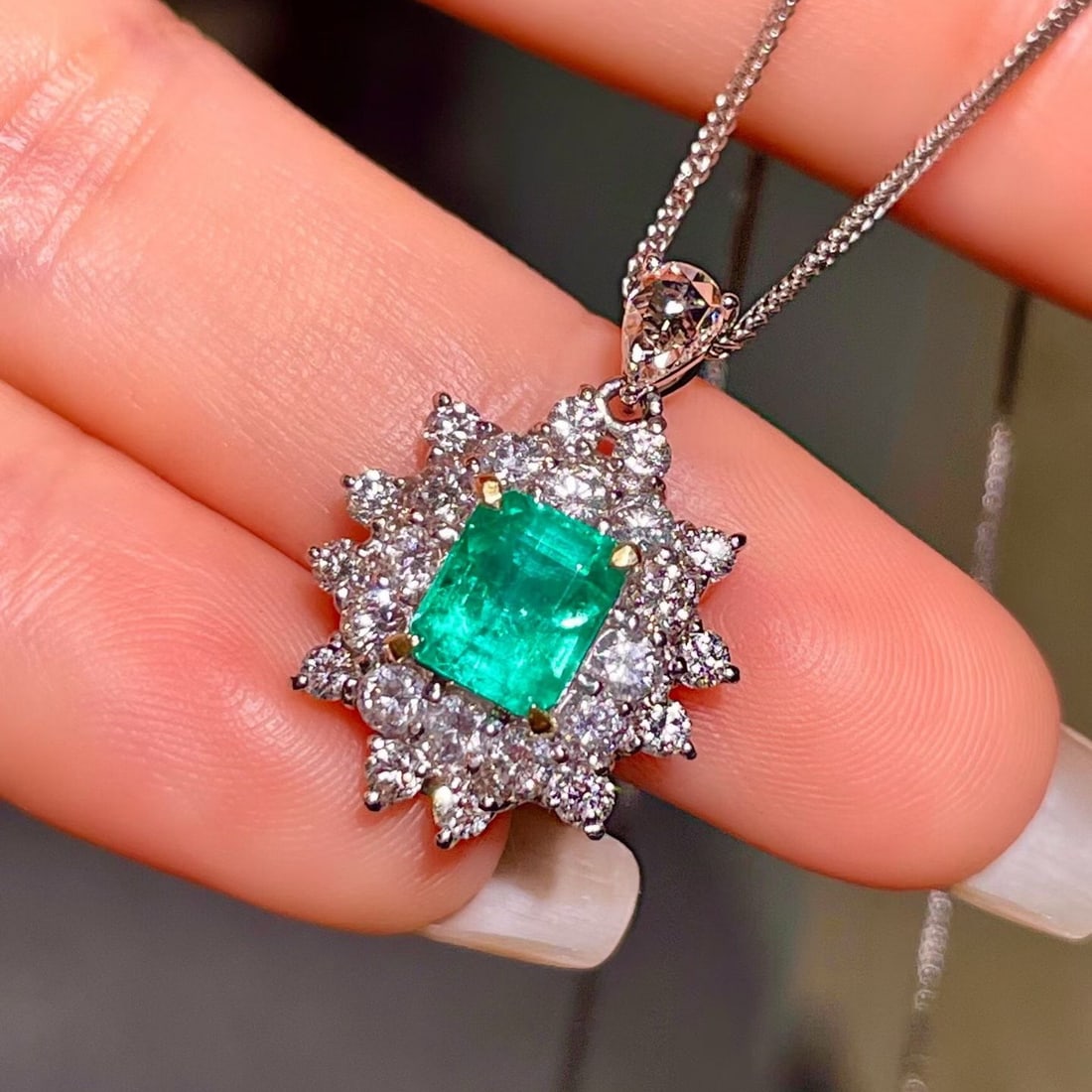14k Gold 2.40 Ctw Natural Emerald & Diamond Pendant( Without Chain ) - 3