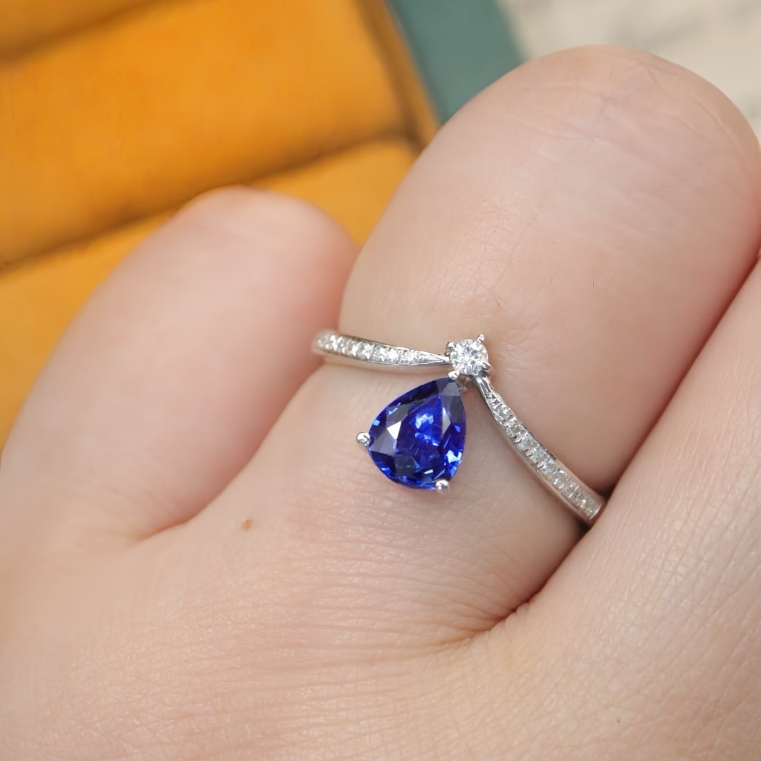 14k Gold 0.72 Ctw Natural Sapphire & Diamond Ring - 5