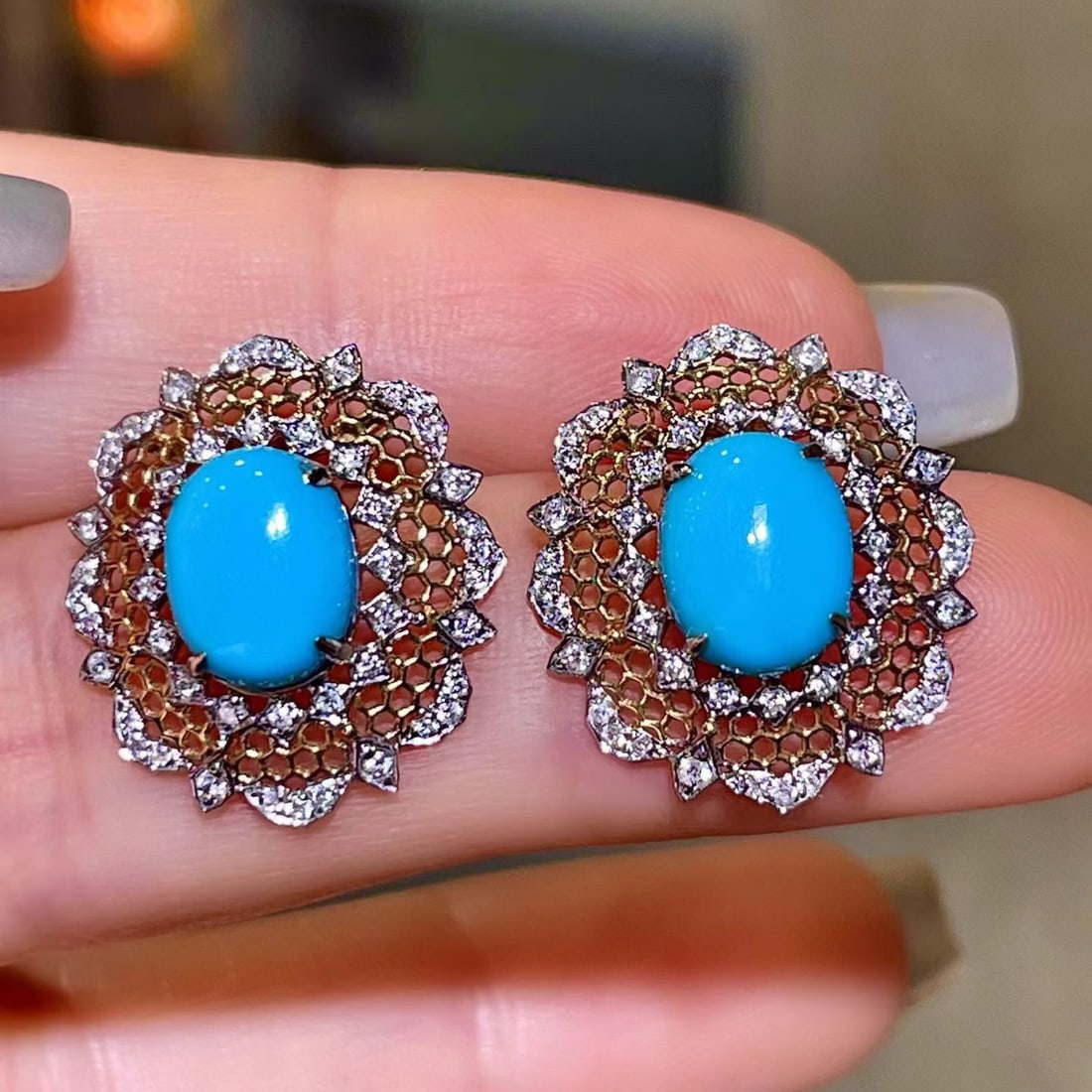 14k Gold 3.59 Ctw Natural Blue Turquoise & Diamond Earrings: Ref:231176126gold // content:14k // goldmain // gemstone:blue // turquoiseshape:ovalcarat // weight:3. 23ct // color:bluetreatment:naturaladjacent // gemstone // 2 // : // diamondshape:roundcarat // w