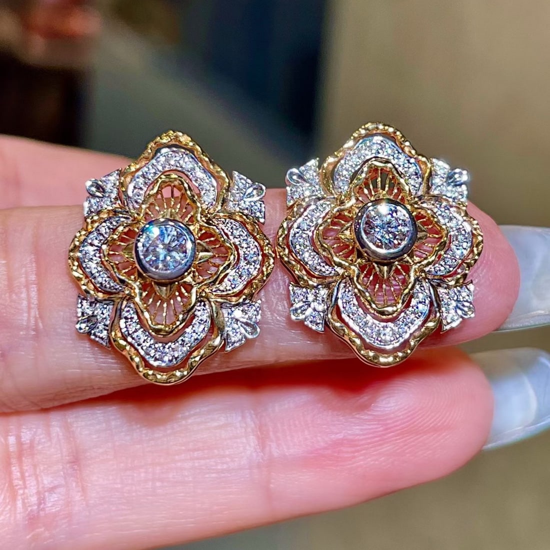 14k Gold 0.70 Ctw Natural H Diamond Earrings: Ref:231176127gold // content:14k // goldmain // gemstone:diamondshape:roundcarat // weight:0. 40ct // clarity // grade:vs-sicolor:htreatment:naturalcut // grade:gadjacent // gemstone // 2 // : //