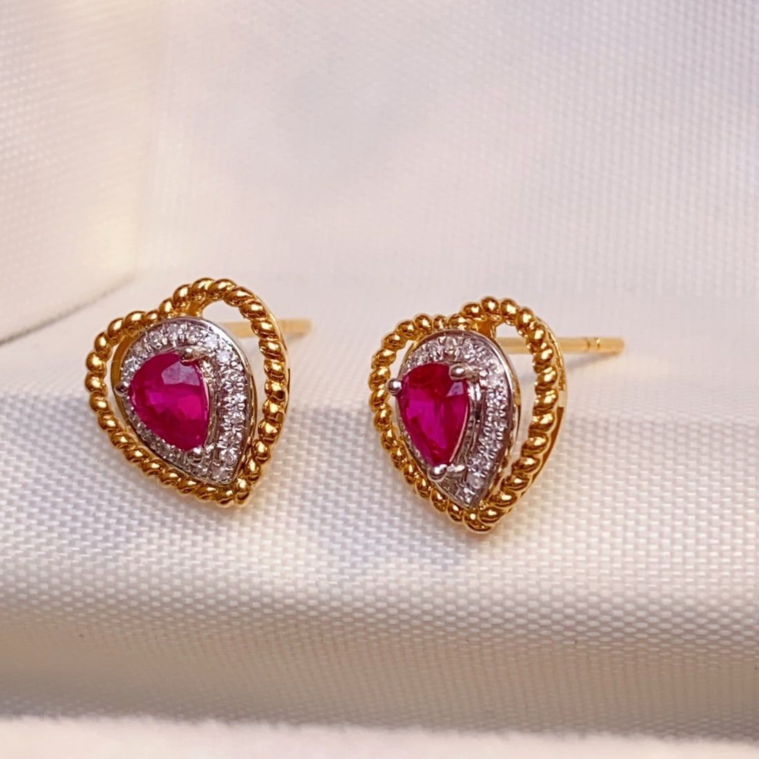 14k Gold 0.66 Ct Natural Ruby & Diamond Earrings - 3