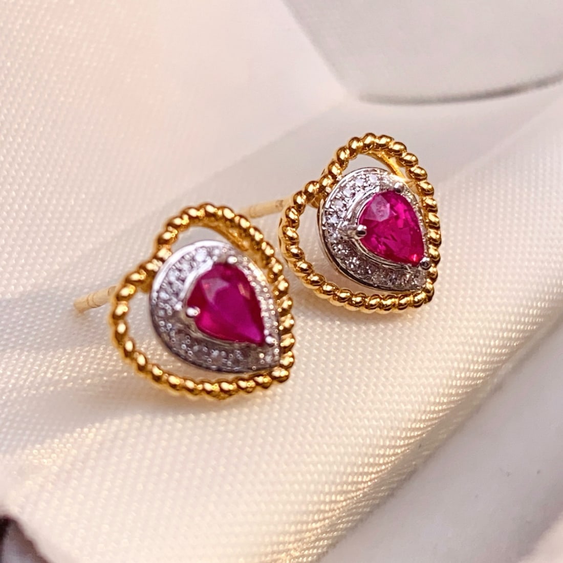 14k Gold 0.66 Ct Natural Ruby & Diamond Earrings - 4