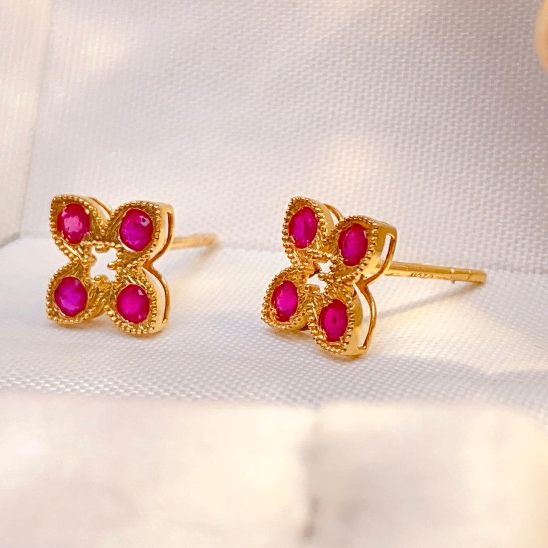14k Gold 0.80 Ct Natural Ruby Earrings - 2