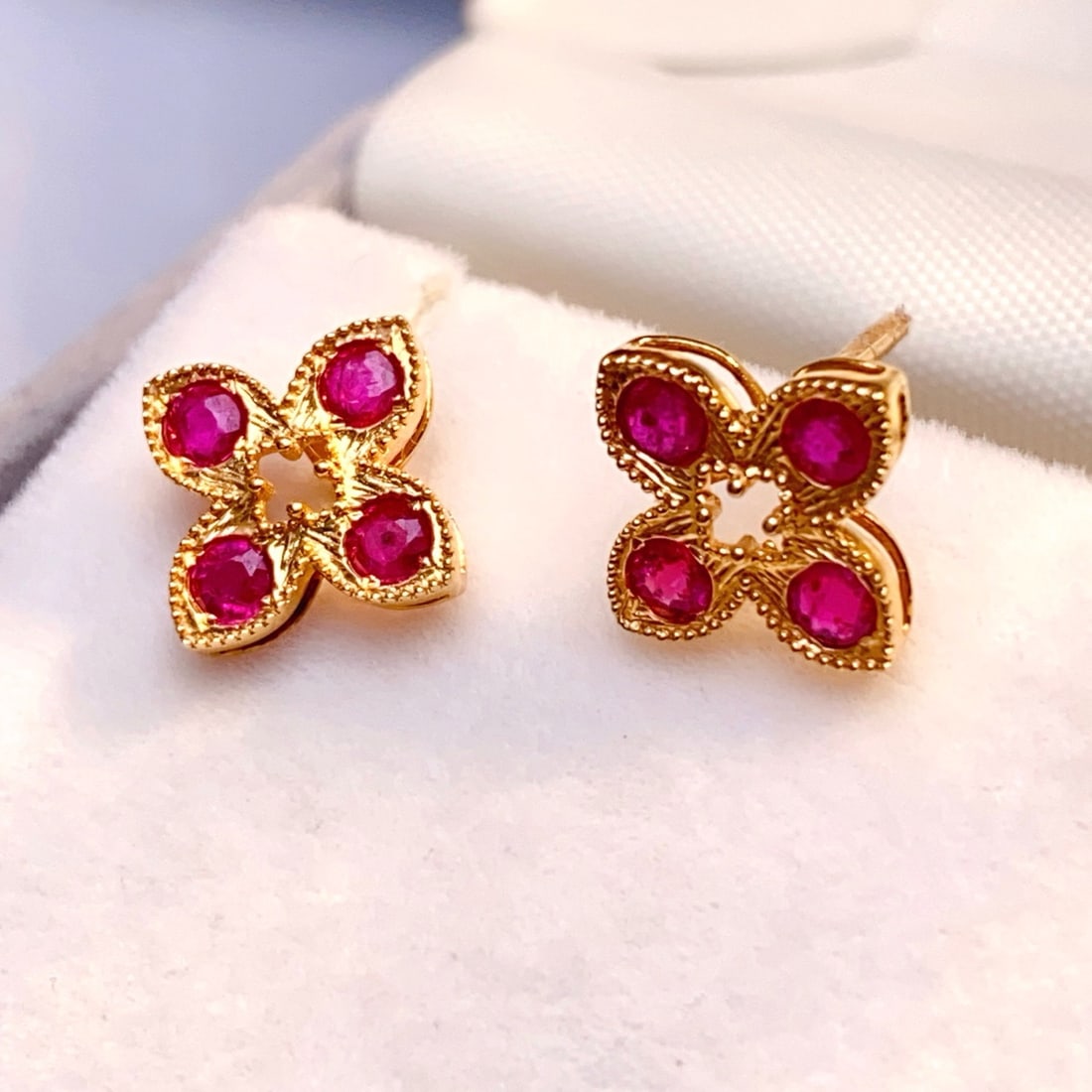 14k Gold 0.80 Ct Natural Ruby Earrings - 4