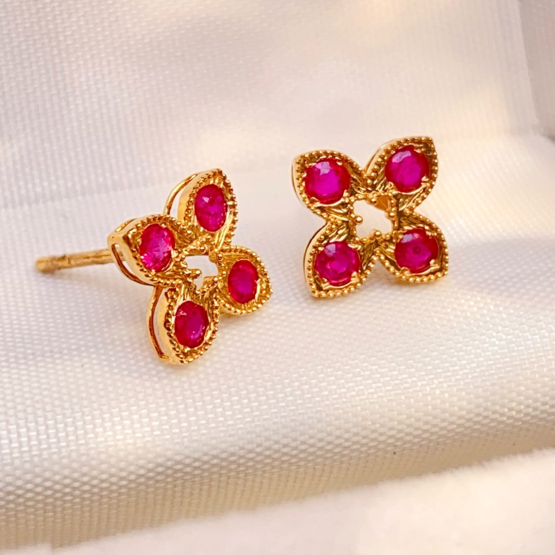 14k Gold 0.80 Ct Natural Ruby Earrings - 6