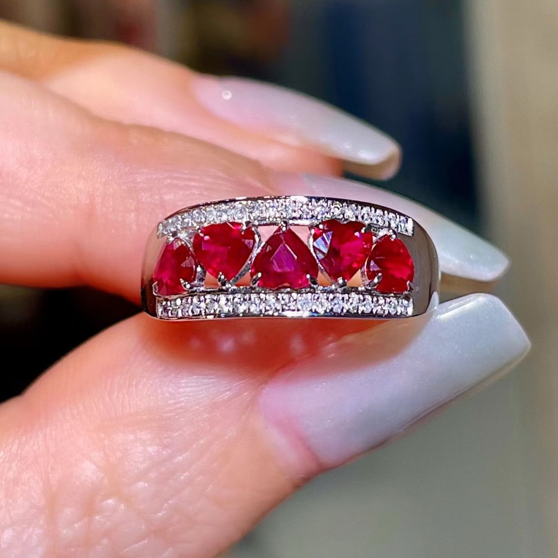 14k Gold 1.17 Ctw Natural Ruby & Diamond Ring: Ref:231176177gold // content:14k // goldring // size:7. 25usmain // gemstone:rubyshape:heartcarat // weight:1. 06ct // color:redtreatment:naturaladjacent // gemstone // 2 // : // diamondshape:roundcar