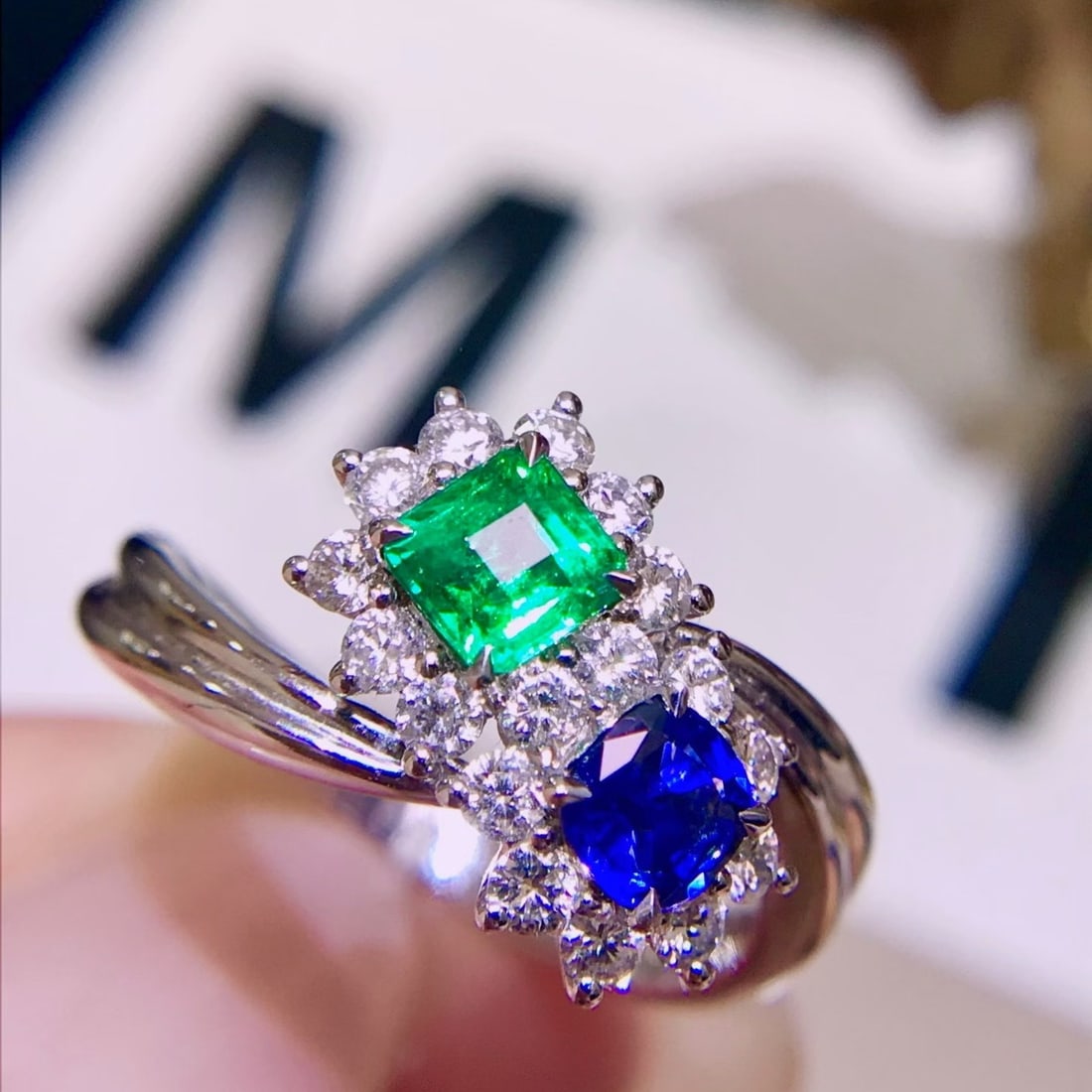 14k Gold 1.58 Ctw Natural Emerald & Sapphire & Diamond Ring - 2