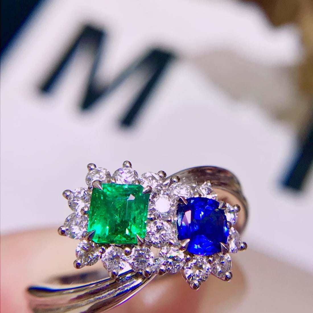 14k Gold 1.58 Ctw Natural Emerald & Sapphire & Diamond Ring - 3