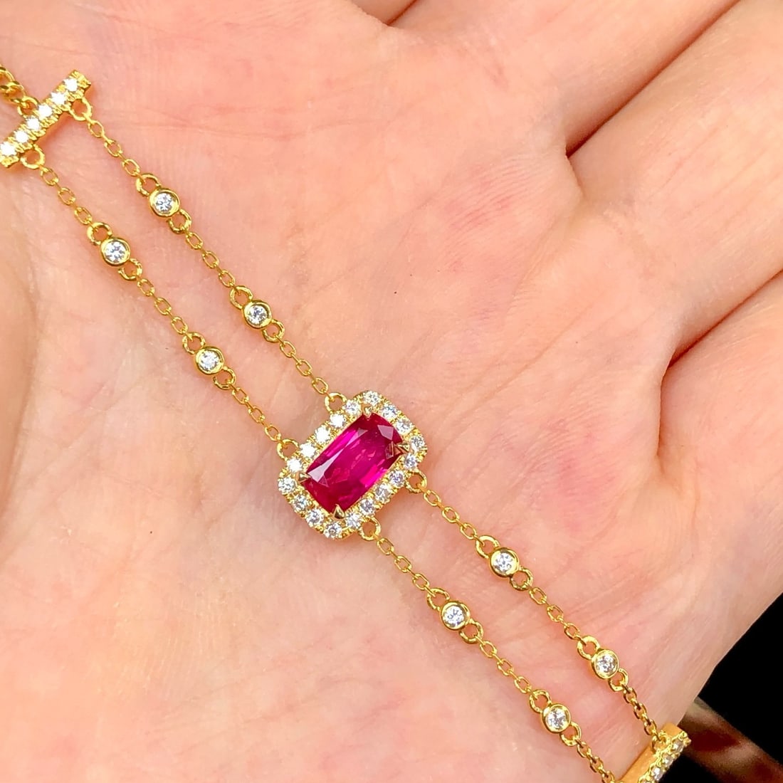 14k Gold 1.33 Ctw Natural Ruby & Diamond Bracelet: Ref:231176184gold // content:14k // goldmain // gemstone:rubyshape:cushioncarat // weight:1. 05ct // color:redtreatment:naturaladjacent // gemstone // 2 // : // diamondshape:roundcarat // weight:0.