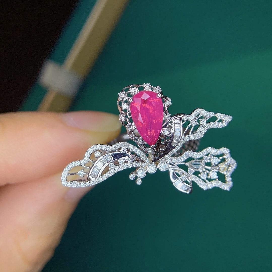 14k Gold 1.88 Ctw Natural Spinel & Diamond Ring: Ref:231176190gold // content:14k // goldring // size:7. 25usmain // gemstone:spinelshape:pearcarat // weight:1. 43ct // color:pinktreatment:naturaladjacent // gemstone // 2 // : //