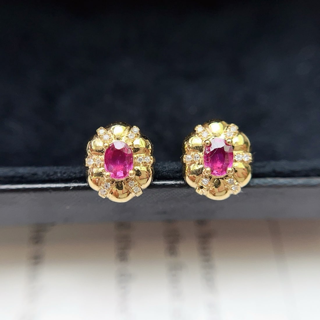 14k Gold 0.75 Ct Natural Ruby & Diamond Earrings: Ref:231176193gold // content:14k // goldmain // gemstone:rubyshape:ovalcarat // weight:0. 75ct // color:redtreatment:naturaladjacent // gemstone // 2 // : // diamondnumber // of //