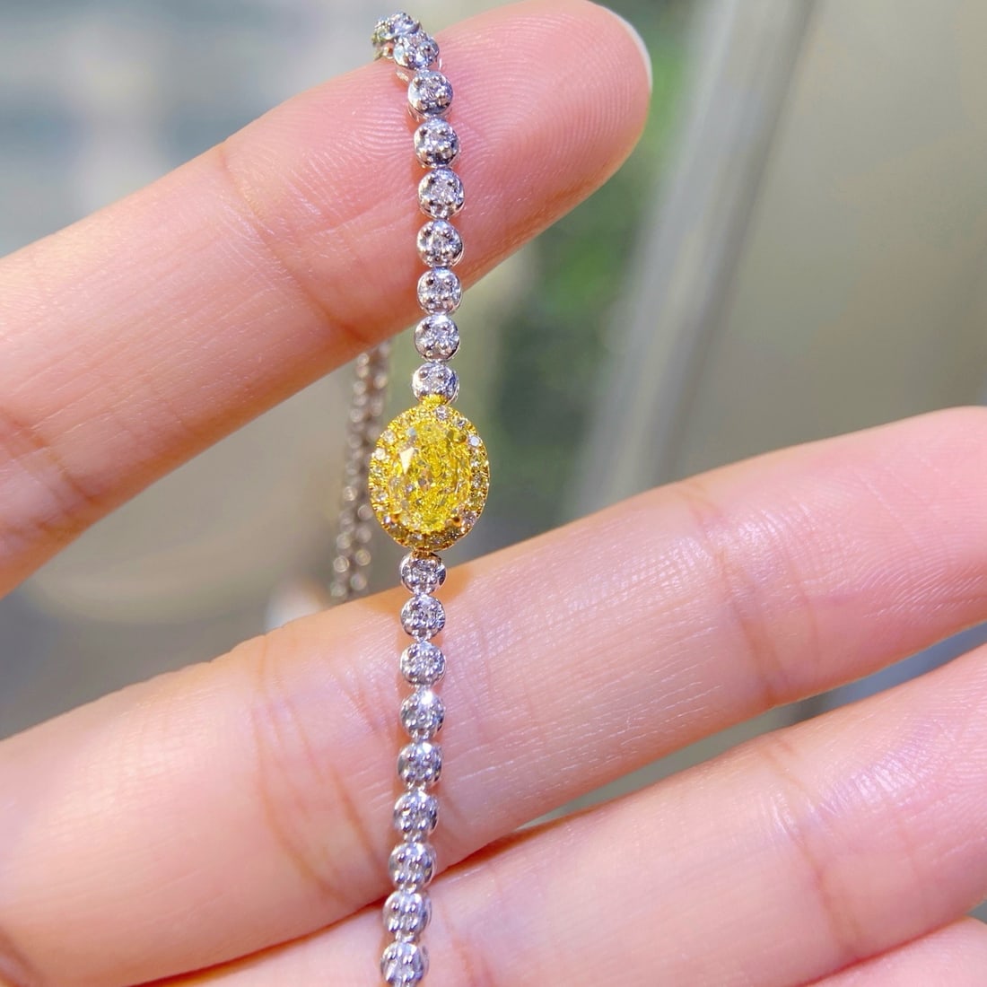 Gia Certified 14k Gold 1.45 Ctw Natural Yellow Diamond & Diamond Bracelet: Ref:231176200gold // content:14k // goldmain // gemstone:yellow // diamondcertified:giashape:ovalcarat // weight:1. 01ct // clarity // grade:vs1color:yellowtreatment:naturalsaturability:fancy // //