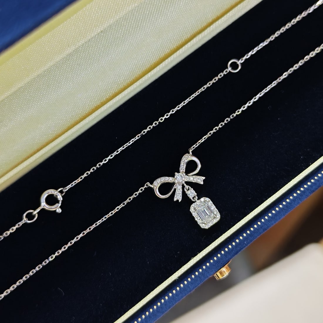 Gia Certified 14k Gold 0.3 Ct Natural E Si2 Emerald Diamond Necklace: Ref:231176201gold // content:14k // goldmain // gemstone:diamondcertified:giashape:emeraldcarat // weight:0. 3ct // clarity // grade:si2color:etreatment:naturaladjacent // gemstone // 2 // : // diamon