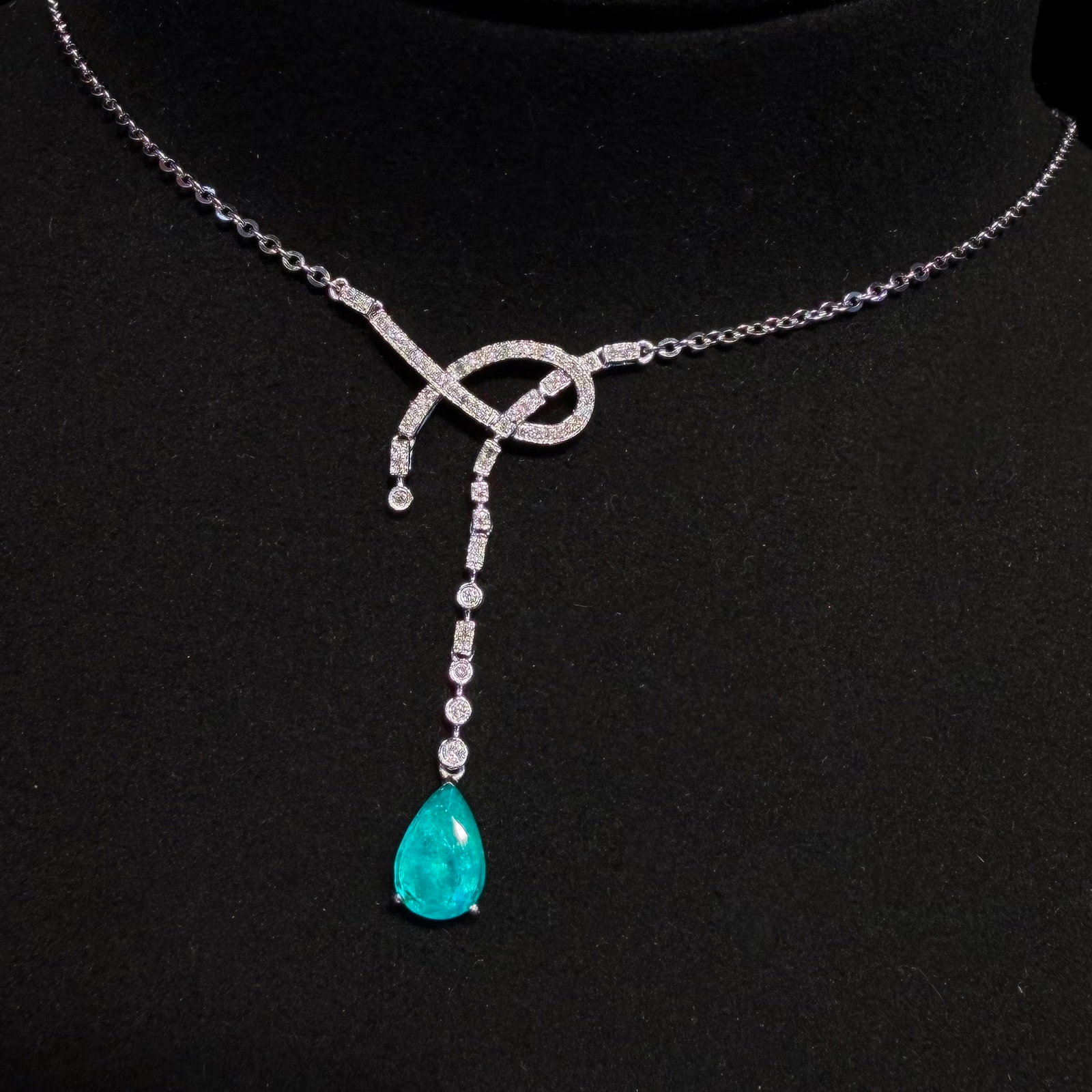 14k Gold 1.23 Ctw Natural Paraiba Tourmaline & Diamond Necklace: Ref:231176232gold // content:14k // goldmain // gemstone:paraiba // tourmalineshape:pearcarat // weight:1. 01ct // color:neon // bluetreatment:naturaladjacent // gemstone // 2 // : // diamondshape:rou