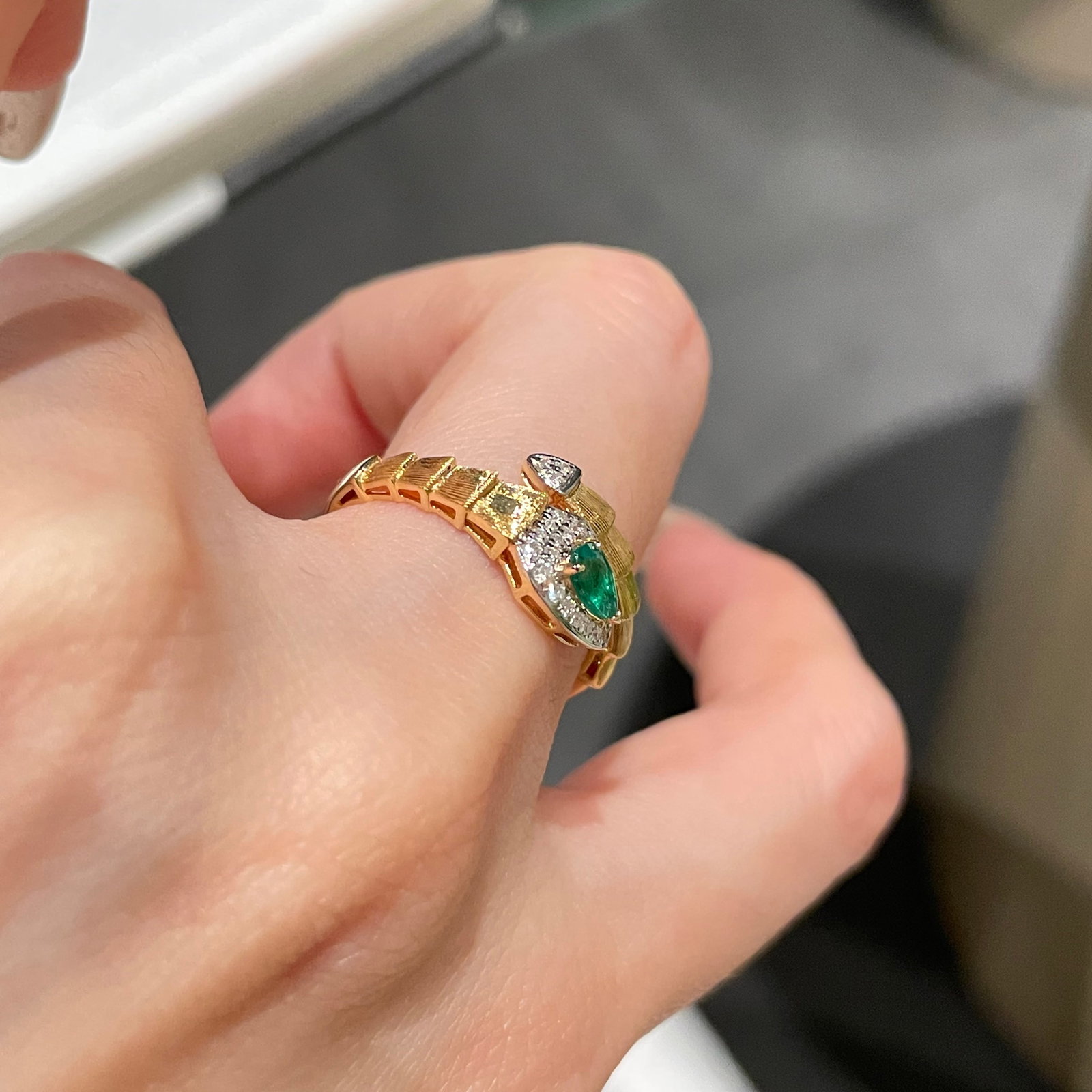 14k Gold 0.2 Ct Natural Emerald & Diamond Ring - 8