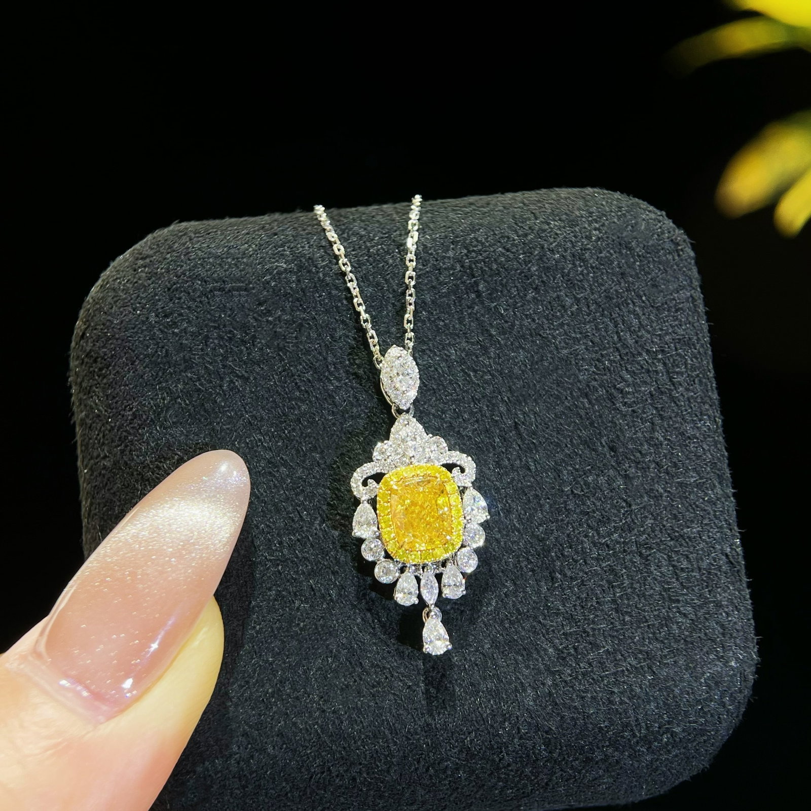 14k Gold 1.57 Ctw Natural Yellow Diamond & Diamond Pendant( Without Chain ) - 2