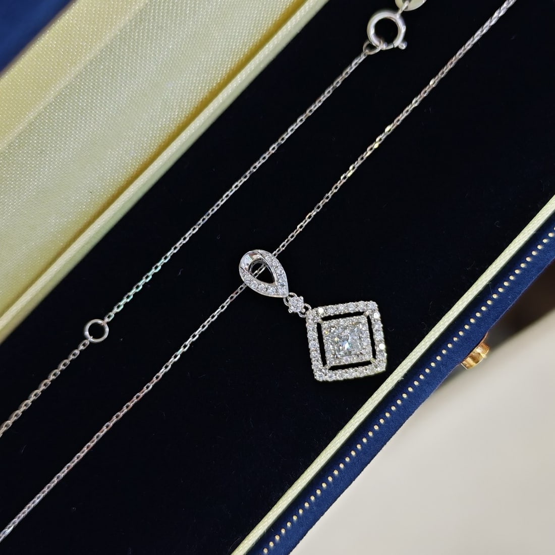 14k Gold 0.61 Ctw Natural H Diamond Pendant( Without Chain ): Ref:231176244gold // content:14k // goldmain // gemstone:diamondshape:princesscarat // weight:0. 36ct // clarity // grade:vs-sicolor:htreatment:naturaladjacent // gemstone // 2 // : // diamondshape:ro
