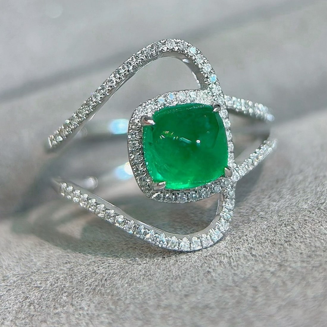 14k Gold 2.19 Ctw Vivid Green Natural Emerald & Diamond Ring - 6