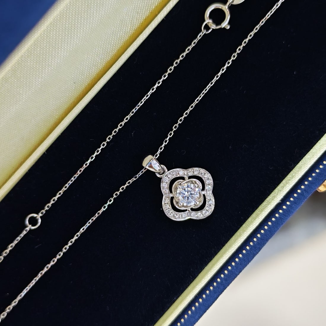 Gia Certified 14k Gold 0.3 Ct Natural D Si2 Round Diamond Pendant( Without Chain ): Ref:231176278gold // content:14k // goldmain // gemstone:diamondcertified:giashape:roundcarat // weight:0. 3ct // clarity // grade:si2color:dtreatment:naturalcut // grade:vgadjacent // gemstone // 2 /