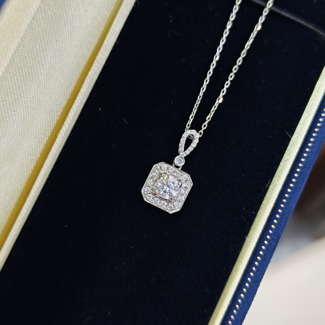 Gia Certified 14k Gold 0.30 Ct Natural G Si2 3ex Round Diamond Pendant( Without Chain ) - 2