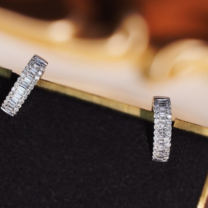 14k Gold 0.50 Ct Natural H Diamond Earrings: Ref:231176282gold // content:14k // goldmain // gemstone:diamondshape:multiplecarat // weight:0. 50ct // clarity // grade:vs-sicolor:htreatment:natural Condition: New Low Estimate: 2900.00 High