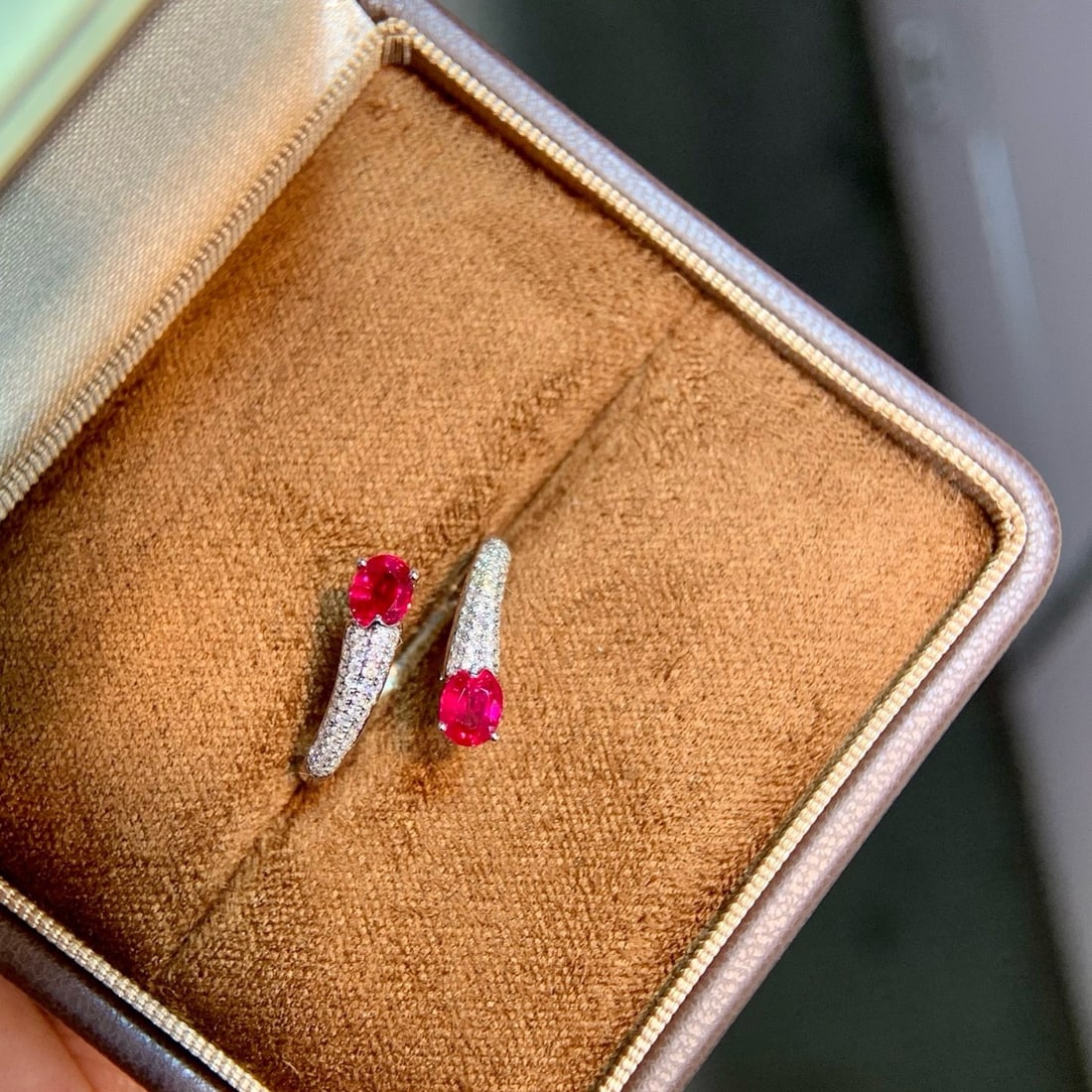 14k Gold 1.11 Ctw Natural Ruby & Diamond Ring: Ref:231176286gold // content:14k // goldring // size:7. 25usmain // gemstone:rubyshape:ovalcarat // weight:0. 89ct // color:redtreatment:naturaladjacent // gemstone // 2 // : // diamondshape:roundcara