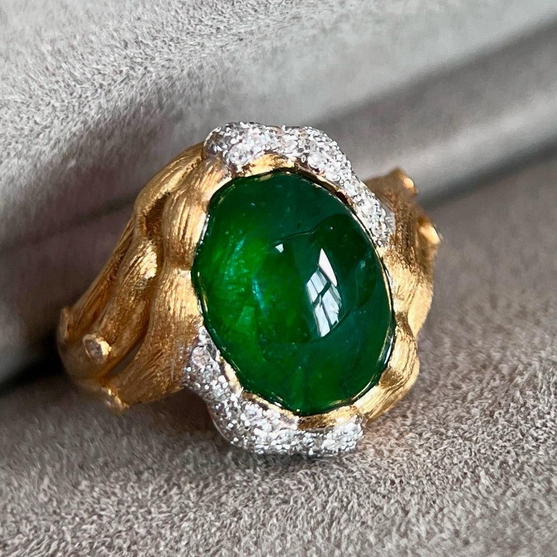 14k Gold 4.85 Ctw Vivid Green Natural Emerald & Diamond Ring - 4