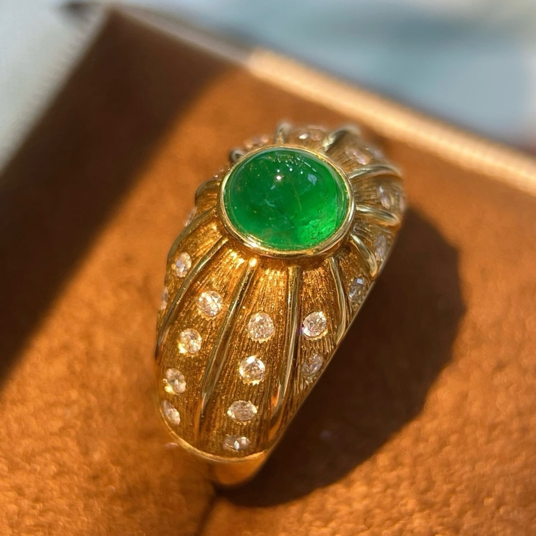 14k Gold 1.84 Ctw Vivid Green Natural Emerald & Diamond Ring - 2