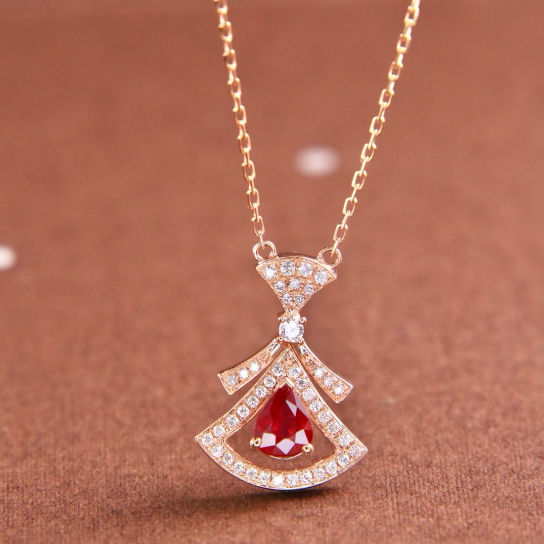14k Gold 0.53 Ctw Vivid Red Natural Ruby & Diamond Necklace: Ref:231176294gold // content:14k // goldmain // gemstone:rubyshape:pearcarat // weight:0. 4ct // color:vivid // redtreatment:naturaladjacent // gemstone // 2 // : // diamondshape:roundcarat //