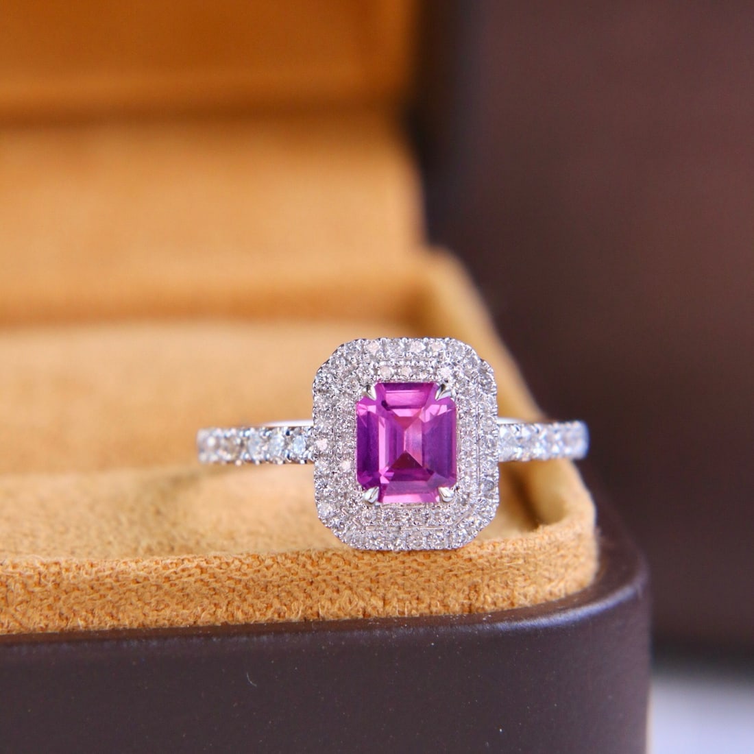 14k Gold 1.07 Ctw Natural Sapphire & Diamond Ring: Ref:231176301gold // content:14k // goldring // size:7. 25usmain // gemstone:sapphireshape:octagonalcarat // weight:0. 76ct // color:pinktreatment:naturaladjacent // gemstone // 2 // : // diamondshape