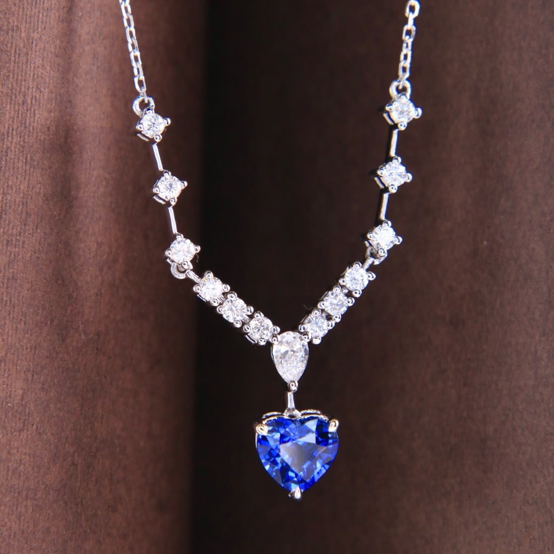 14k Gold 1.09 Ctw Natural Sapphire & Diamond Necklace: Ref:231176302gold // content:14k // goldmain // gemstone:sapphireshape:heartcarat // weight:0. 75ct // color:bluetreatment:naturaladjacent // gemstone // 2 // : // diamondshape:multiplecarat //