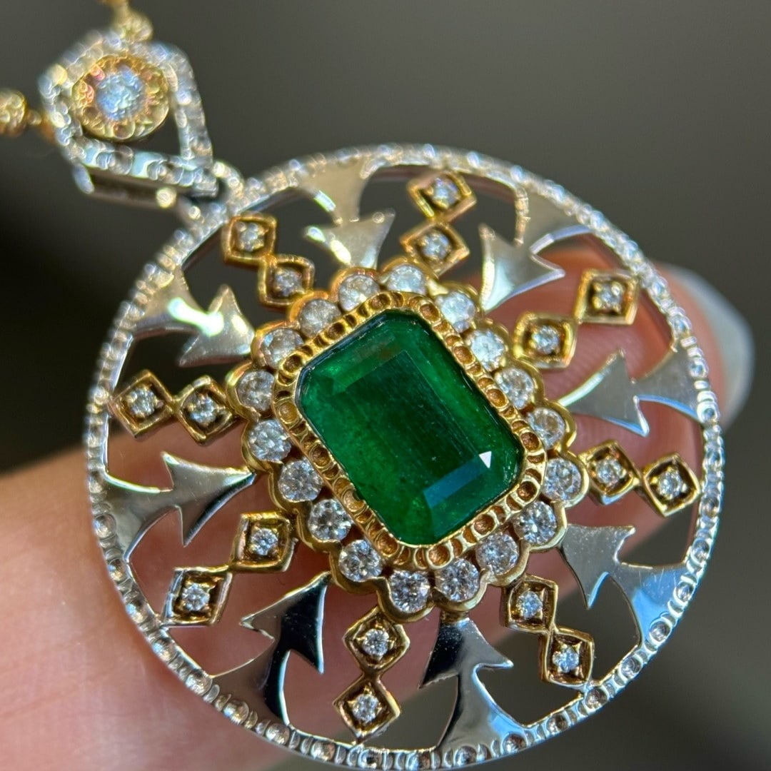 14k Gold 1.85 Ctw Vivid Green Natural Emerald & Diamond Pendant( Without Chain ) - 6