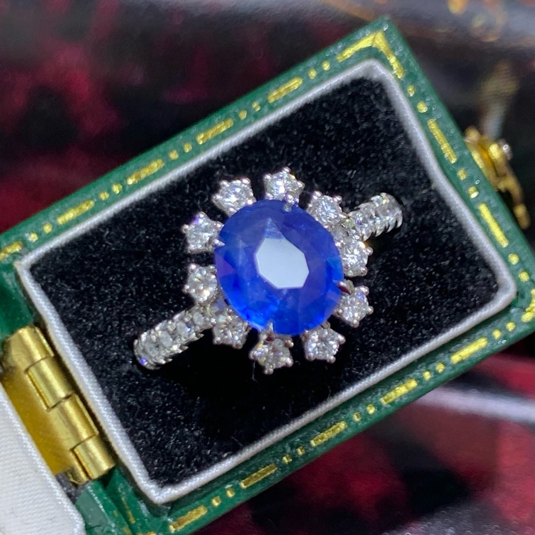 14k Gold 2.42 Ctw Natural Sapphire & Diamond Ring: Ref:231176314gold // content:14k // goldring // size:7. 25usmain // gemstone:sapphireshape:ovalcarat // weight:1. 98ct // color:bluetreatment:naturaladjacent // gemstone // 2 // : // diamondshape:roun