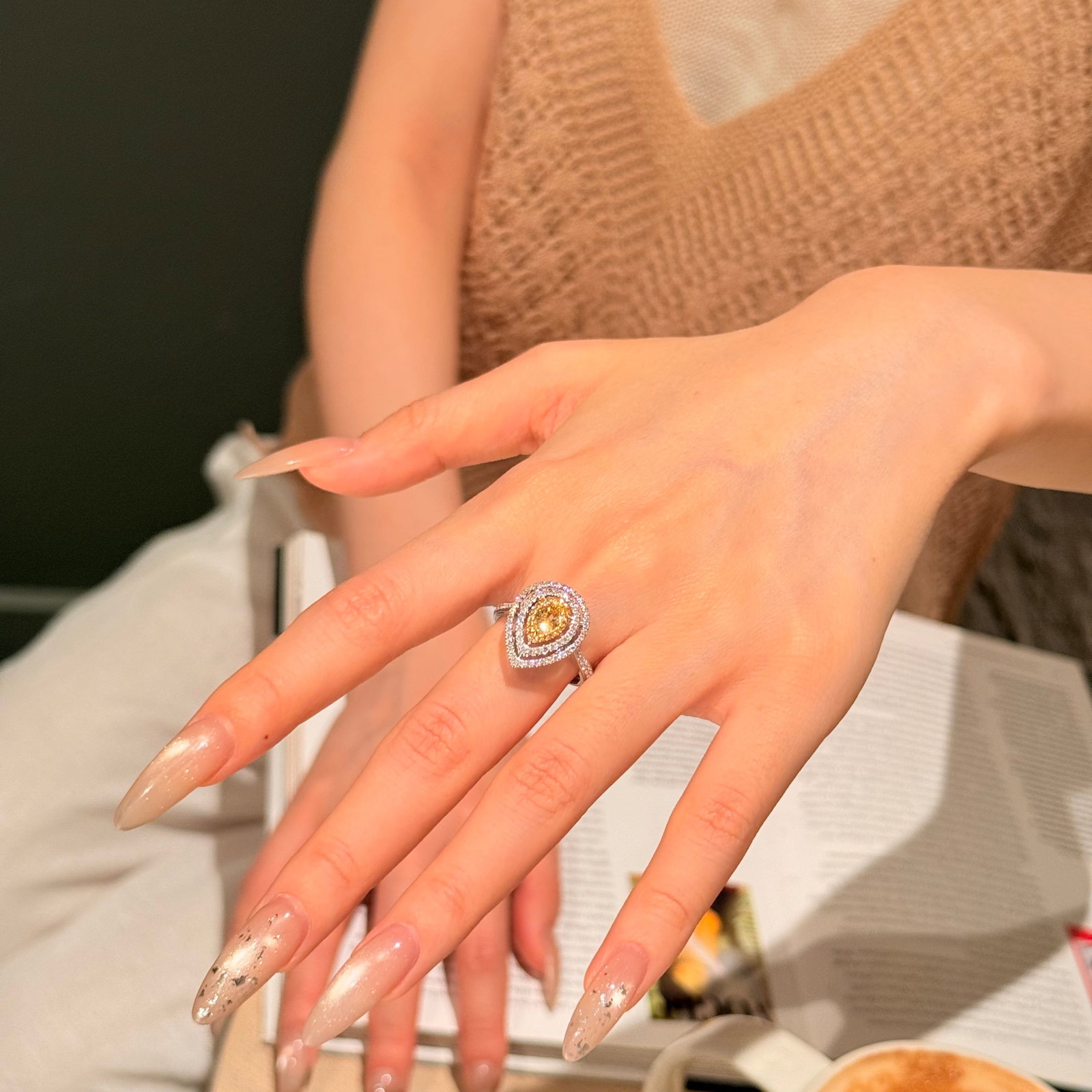 14k Gold 0.90 Ctw Natural Yellow Diamond & Diamond Ring - 6