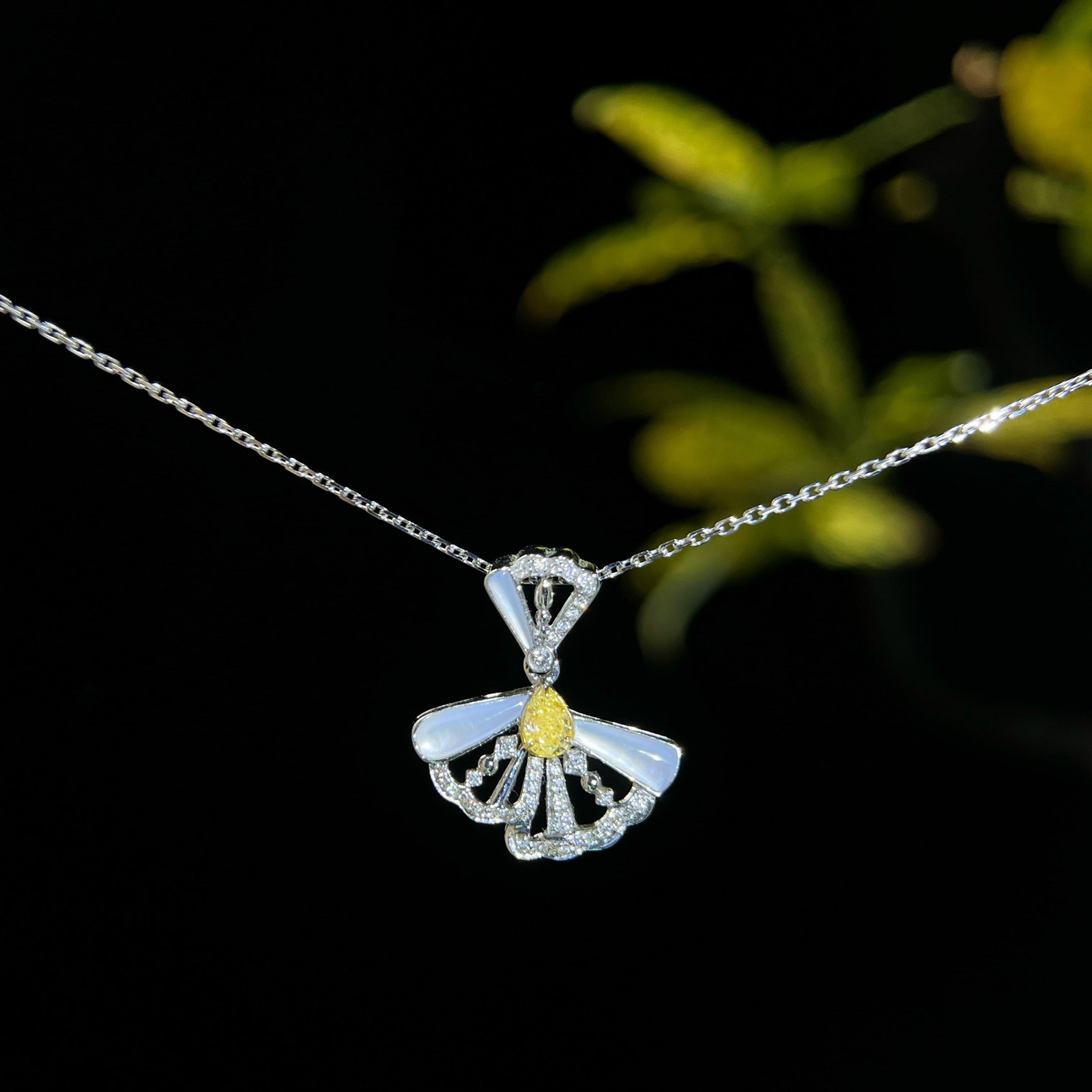 14k Gold 0.34 Ctw Natural Yellow Diamond & Diamond Necklace: Ref:231176319gold // content:14k // goldmain // gemstone:yellow // diamondshape:pearcarat // weight:0. 23ct // color:yellowtreatment:naturaladjacent // gemstone // 2 // : // diamondshape:roundcarat //