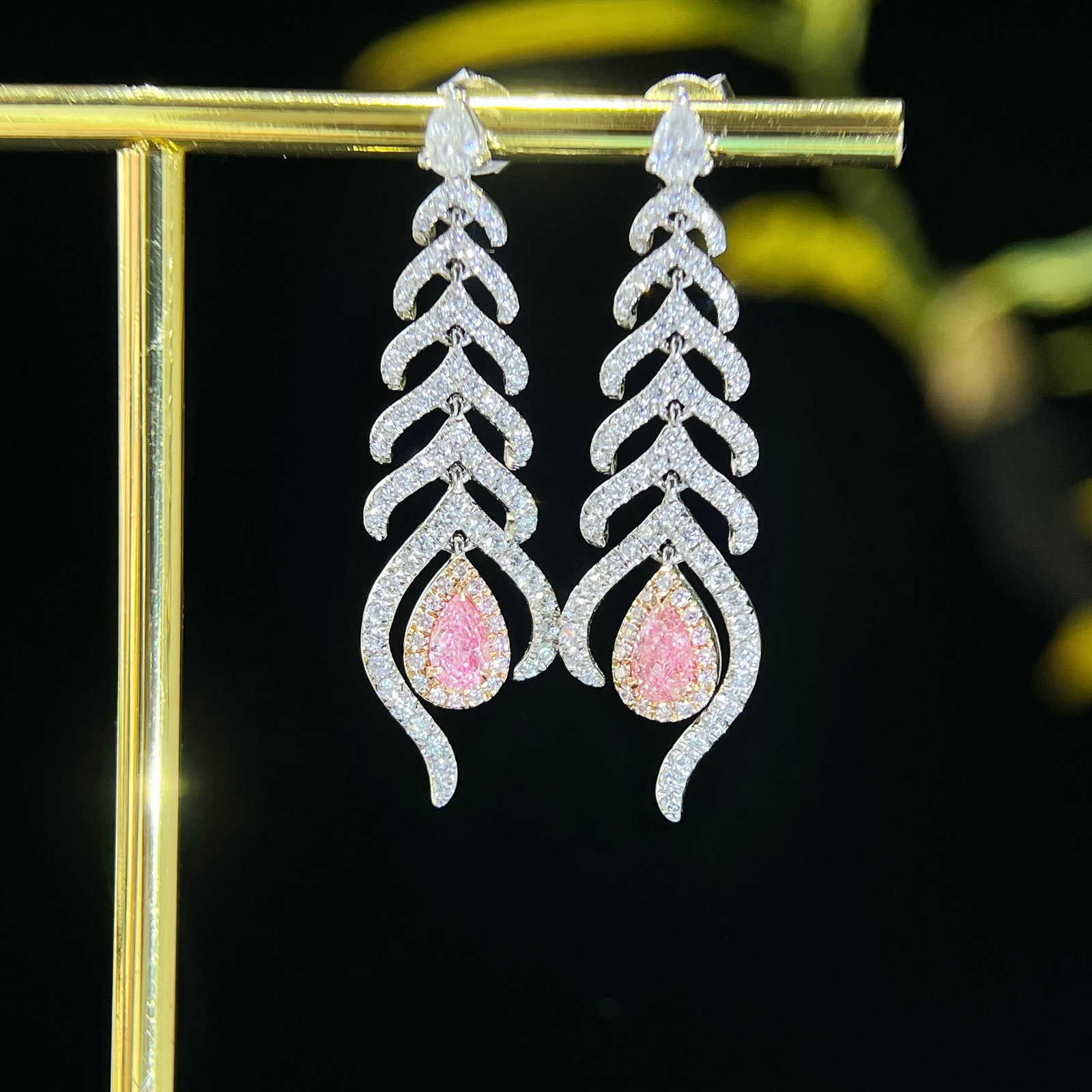 14k Gold 1.28 Ctw Natural Pink Diamond & Diamond Earrings: Ref:231176321gold // content:14k // goldmain // gemstone:pink // diamondshape:pearcarat // weight:0. 36ct // color:pinktreatment:naturaladjacent // gemstone // 2 // : // diamondshape:multiplecarat // 