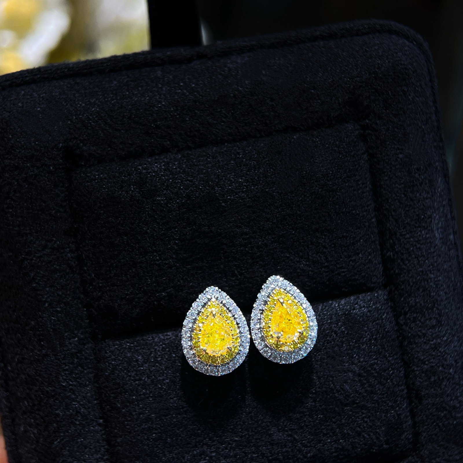 14k Gold 0.94 Ctw Natural Yellow Diamond & Diamond Earrings - 2