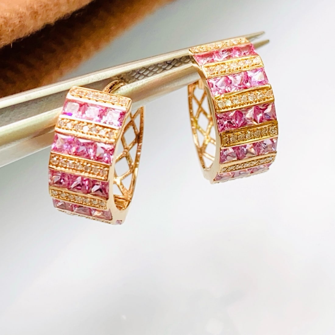 14k Gold 3.10 Ct Natural Sapphire & Diamond Earrings - 2