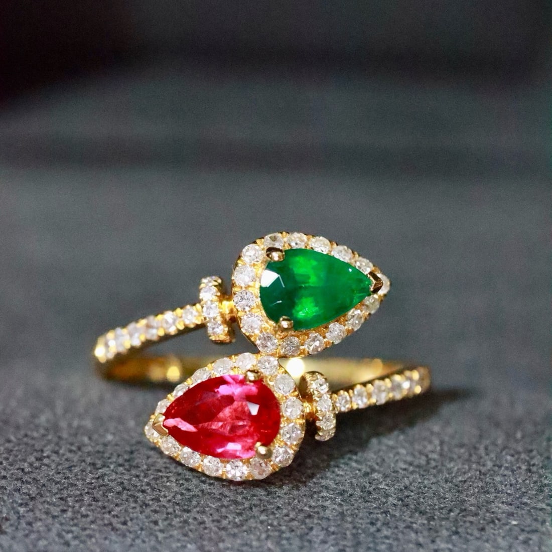 14k Gold 1.03 Ctw Natural Ruby & Emerald & Toi Et Moi Ring: Ref:231176331gold // content:14k // goldring // size:7. 25usmain // gemstone:rubyshape:pearcarat // weight:0. 58ct // color:redtreatment:naturaladjacent // gemstone // 2 // : //
