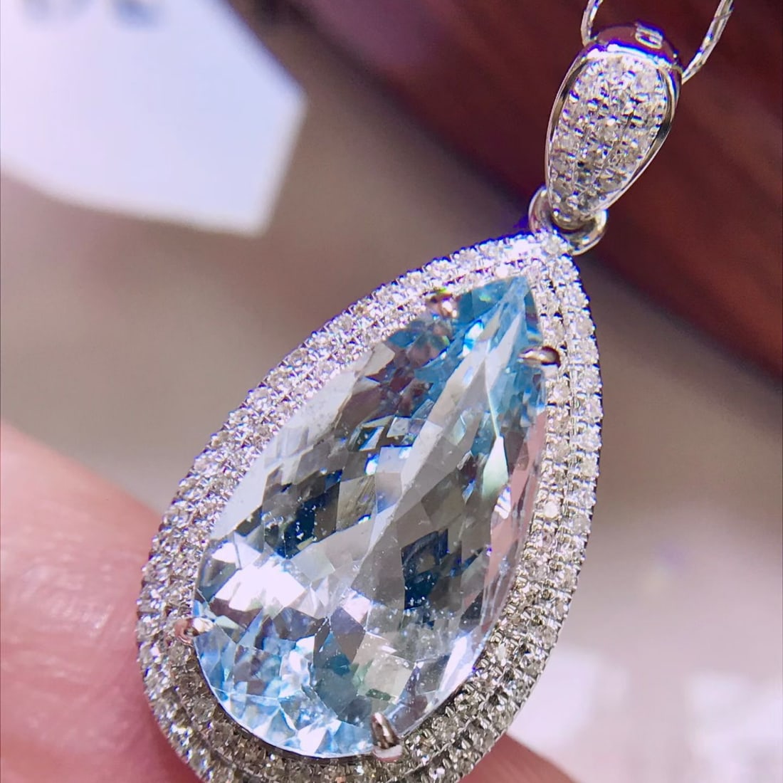 14k Gold 4.6 Ct Natural Aquamarine & Diamond Pendant( Without Chain ): Ref:231176356gold // content:14k // goldmain // gemstone:aquamarineshape:pearcarat // weight:4. 6ct // color:bluetreatment:naturaladjacent // gemstone // 2 // : // diamondnumber // of // stones:118sha