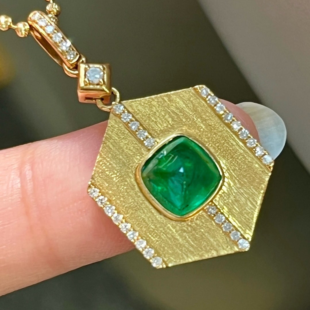 14k Gold 1.86 Ctw Vivid Green Natural Emerald & Diamond Pendant( Without Chain ) - 2