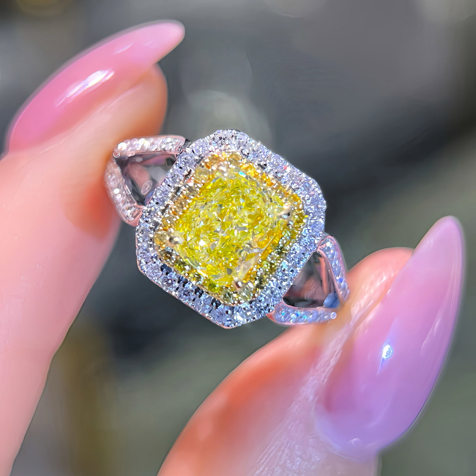 14k Gold 1.50 Ctw Natural Yellow Diamond & Diamond Ring - 4