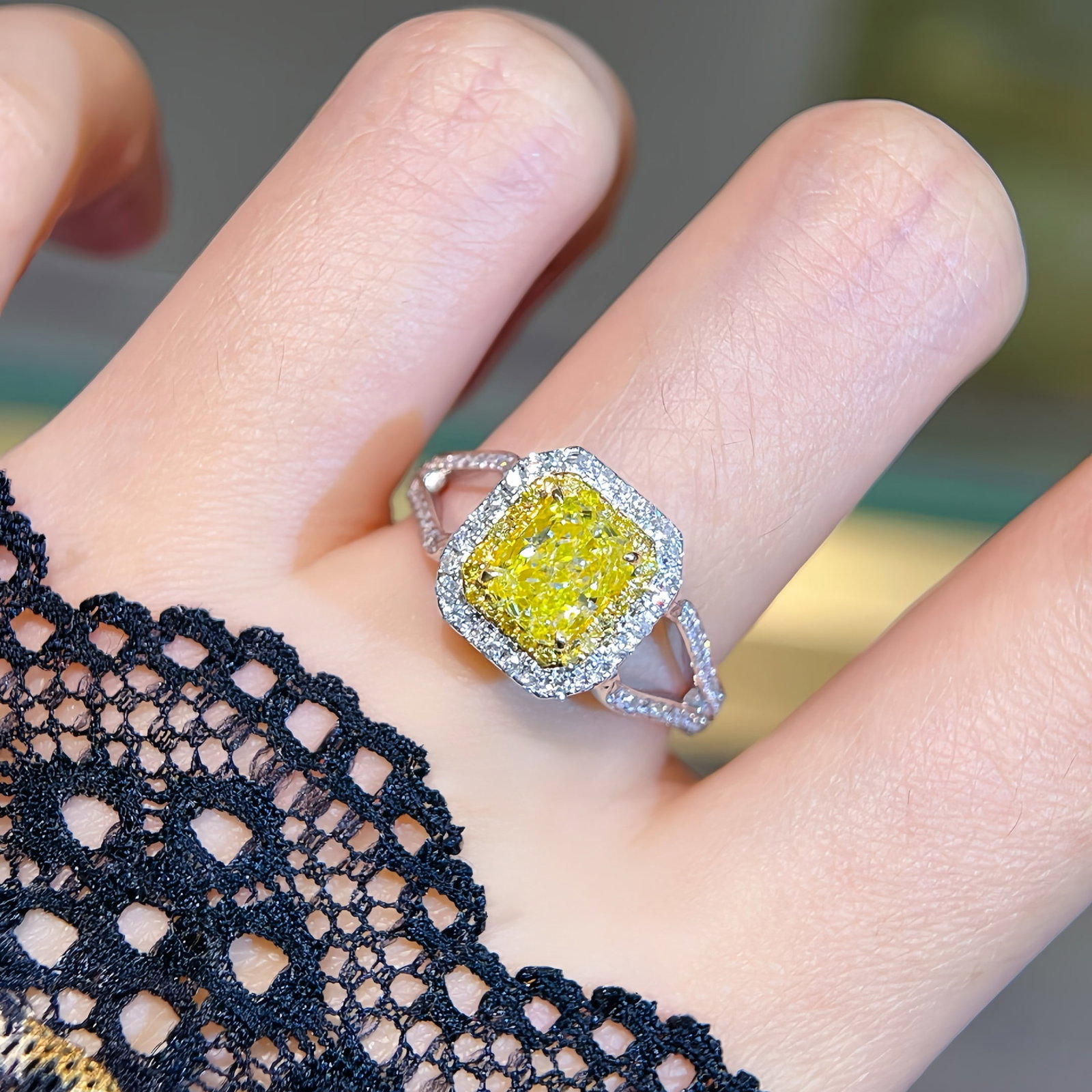 14k Gold 1.50 Ctw Natural Yellow Diamond & Diamond Ring - 6