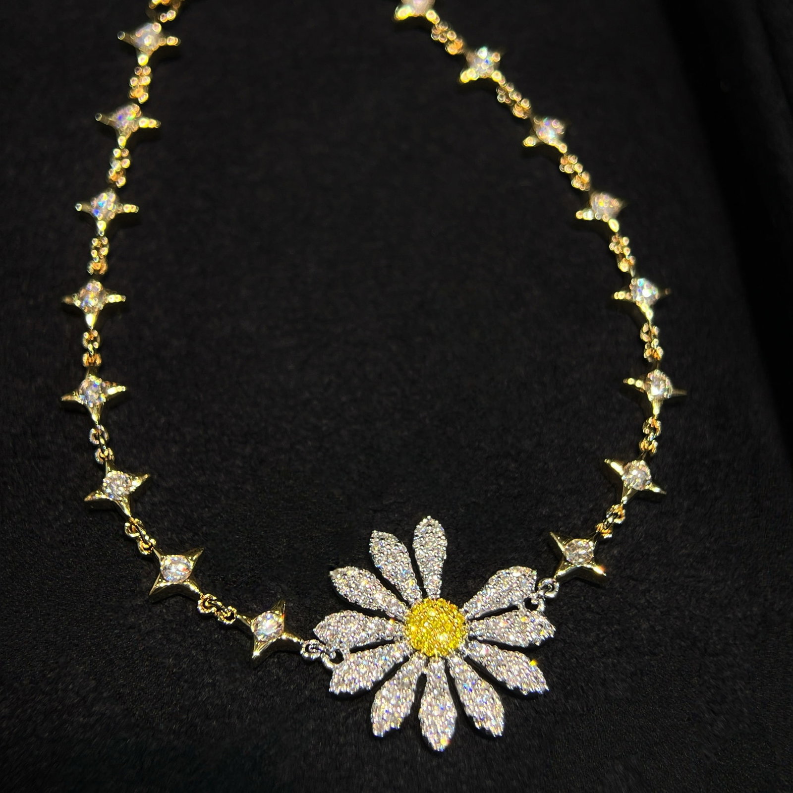 14k Gold 1.12 Ct Natural Color Diamond & Flowers Bracelet: Ref:231176365gold // content:14k // goldmain // gemstone:diamondshape:roundcarat // weight:1. 12ct // clarity // grade:vs-sicolor:colortreatment:naturalcut // grade:g Condition: New Low Estimate:
